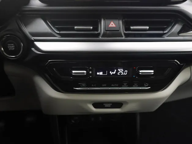 Suzuki Swift 1.2 Sakura Top Hybrid