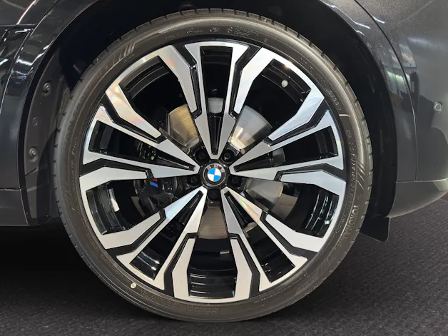 BMW X7 M60i