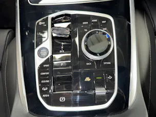 BMW X7 M60i