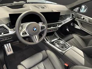 BMW X7 M60i