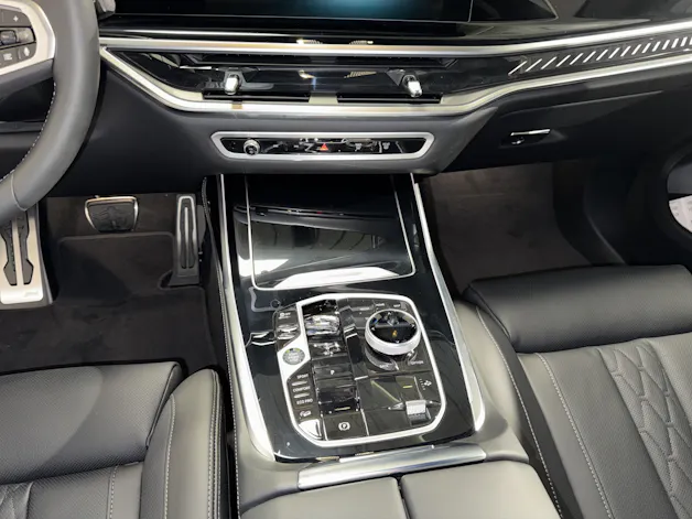BMW X7 M60i
