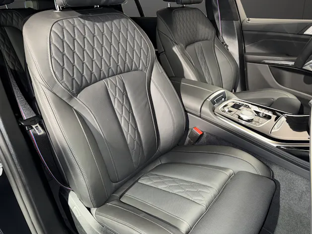 BMW X7 M60i