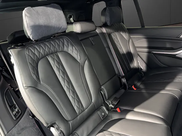 BMW X7 M60i