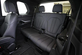 https://vehicle.imgix.net/4296545/2b6b7e3b-f777-4257-b46c-7ea4c06ecc36.jpg