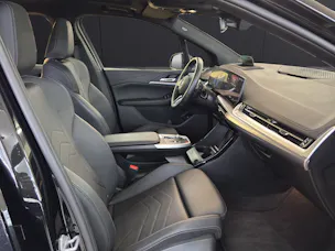 BMW 225e xDrive paddles Active Tourer