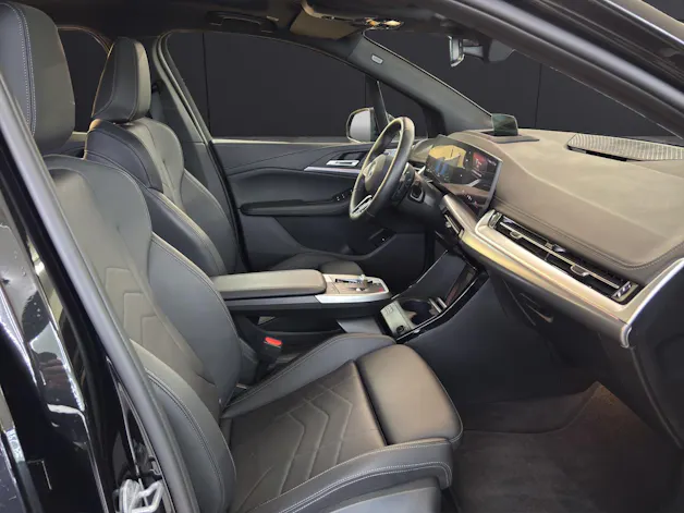BMW 225e xDrive paddles Active Tourer