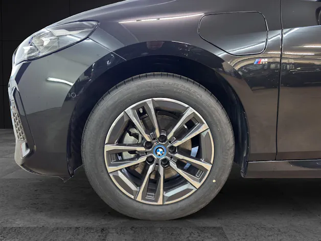 BMW 225e xDrive paddles Active Tourer