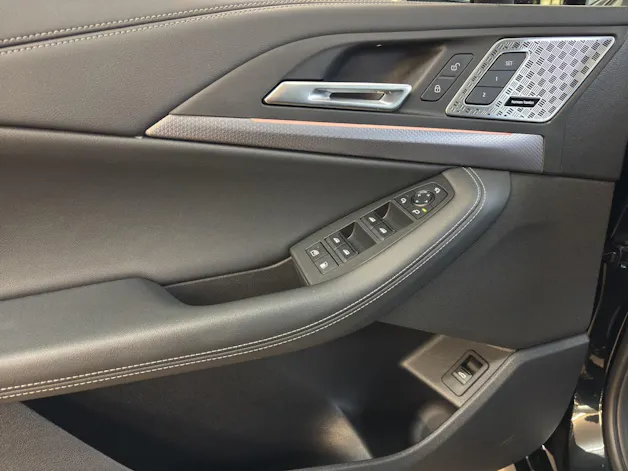 BMW 225e xDrive paddles Active Tourer