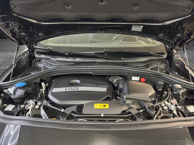 BMW 225e xDrive paddles Active Tourer