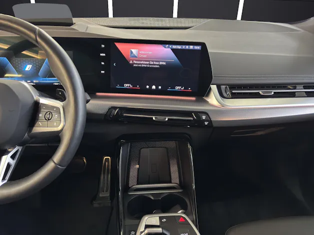 BMW 225e xDrive paddles Active Tourer