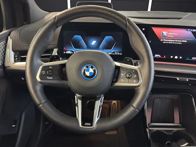 BMW 225e xDrive paddles Active Tourer