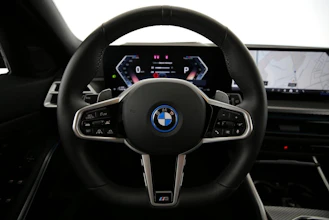 https://vehicle.imgix.net/4296600/002fcb71-6875-448b-a17a-360ea61c8369.jpg