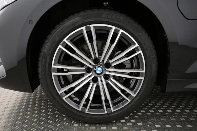 BMW 330e xDrive SAG Touring