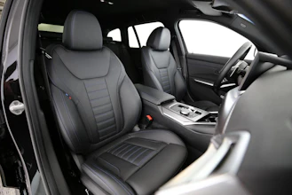 https://vehicle.imgix.net/4296600/6d82d58c-9259-4104-aa73-58eb053898f5.jpg
