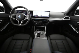 https://vehicle.imgix.net/4296600/7212e0c4-d56d-4e38-86a1-5f64b7bf51e0.jpg