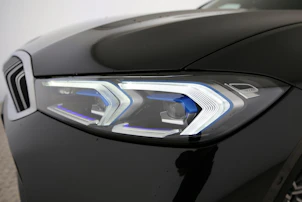 Fahrzeugbild BMW 330e xDrive SAG Touring