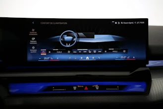 https://vehicle.imgix.net/4296622/7a33ae3a-e30d-4fc0-8c8f-d972e8d0eb7d.jpg