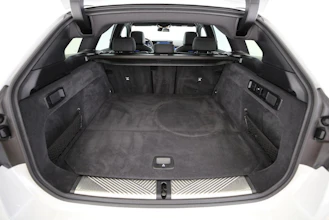 https://vehicle.imgix.net/4296622/f1e2b13d-191e-4d20-b591-f4dc4ee10d8b.jpg