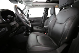 https://vehicle.imgix.net/4296658/08abd275-824c-4524-a368-2985bd2a8977.jpg