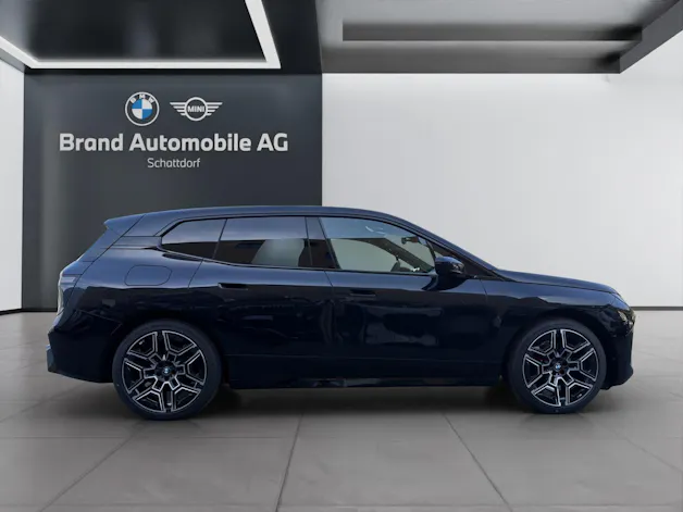 BMW iX xDrive60