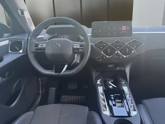 DS Automobiles 3 Crossback 1.2 Hybrid Maison Sarah Lavoine
