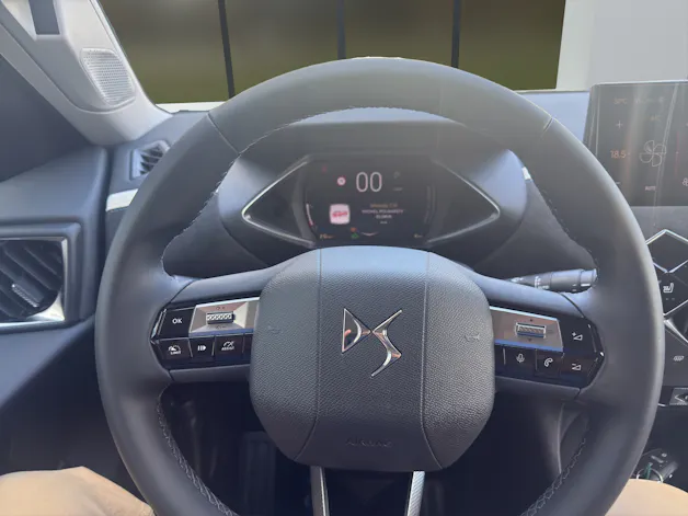 DS Automobiles 3 Crossback 1.2 Hybrid Maison Sarah Lavoine