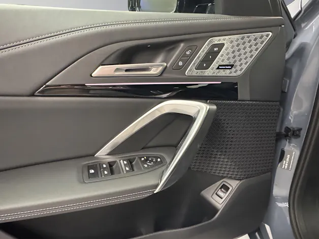 BMW X1 20d xDrive paddles