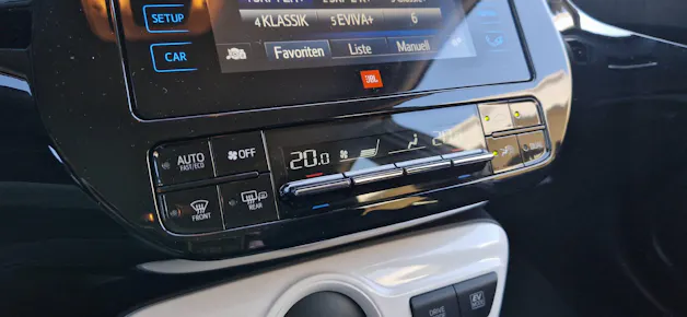 Toyota Prius 1.8 VVTi HSD Sol Premium