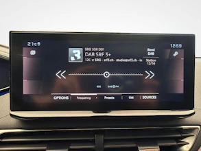 https://vehicle.imgix.net/4296932/81b4df31-5fa2-4cf7-b845-05cec5db1a51.jpg