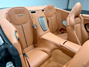 immagine del veicolo ASTON MARTIN DB12 Volante 4.0 S V8 Bi-Turbo