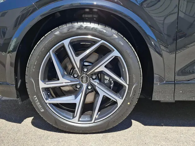Audi SQ6 e-tron quattro