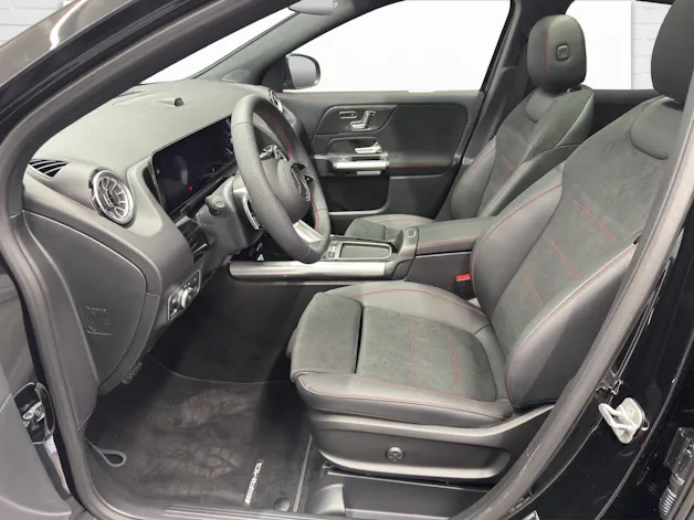 Mercedes-Benz GLA 200 AMG Line Night Star