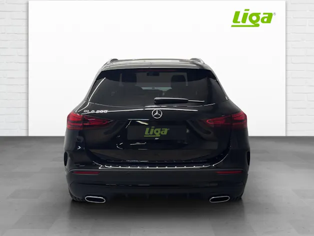 Mercedes-Benz GLA 200 AMG Line Night Star