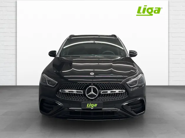Mercedes-Benz GLA 200 AMG Line Night Star