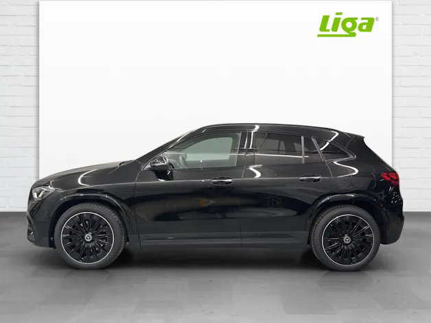 Mercedes-Benz GLA 200 AMG Line Night Star