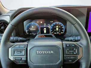 Toyota Land Cruiser 2.8 D 48V Style