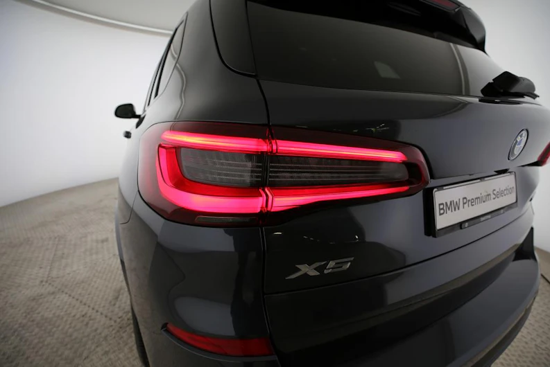 immagine del veicolo BMW X5