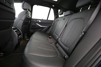 https://vehicle.imgix.net/4297342/9136b30c-9c9a-42bd-b049-13223a870272.jpg