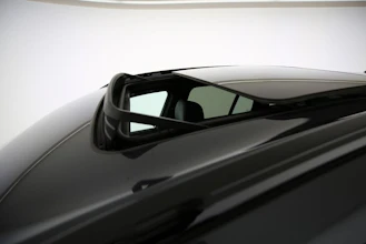 https://vehicle.imgix.net/4297342/c300dcb1-b2a8-4be8-9255-beb1ea1381a5.jpg