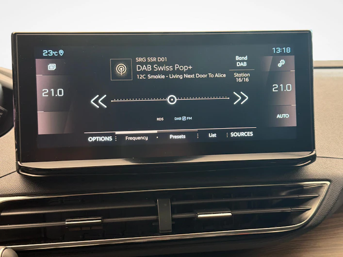 image du véhicule PEUGEOT 5008
