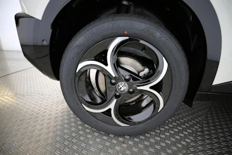 https://vehicle.imgix.net/4297481/502cb7b1-db88-483e-aeeb-f2ffc76b2055.jpg