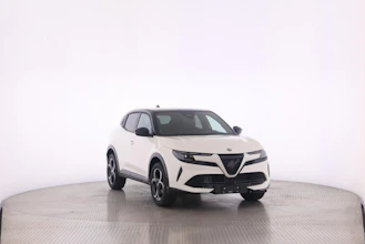 https://vehicle.imgix.net/4297481/b6c53971-a196-496d-897c-1e75b66f08ff.jpg