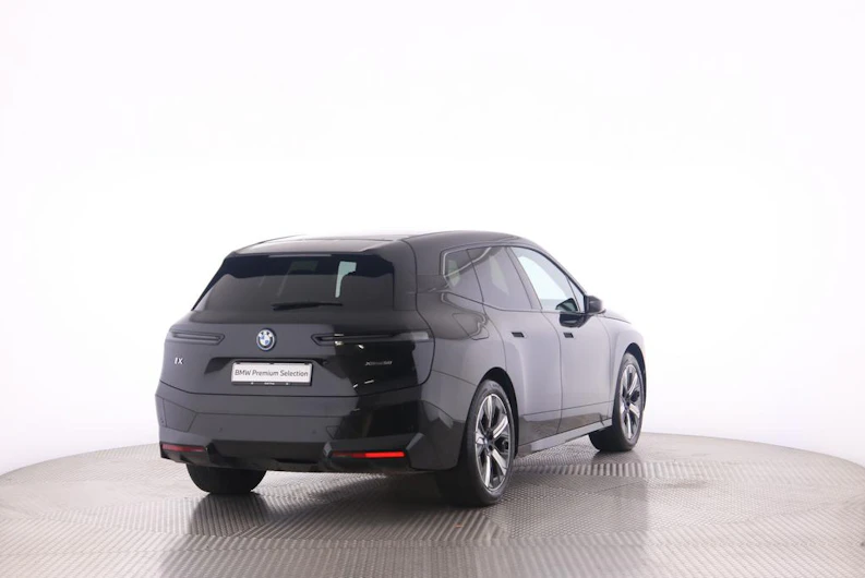 immagine del veicolo BMW iX