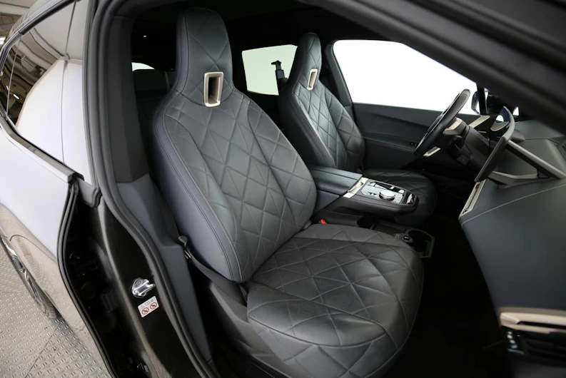 immagine del veicolo BMW iX