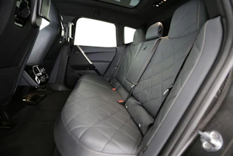 https://vehicle.imgix.net/4297498/600bec75-596a-43d9-92f5-77948bfa377e.jpg