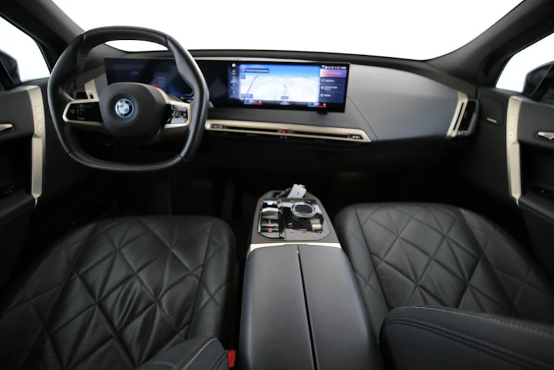 immagine del veicolo BMW iX