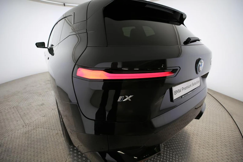 immagine del veicolo BMW iX