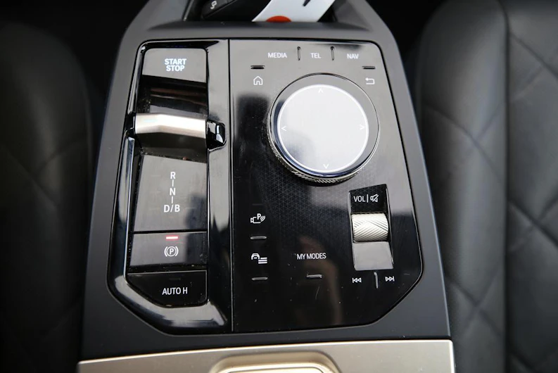 immagine del veicolo BMW iX