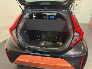 https://vehicle.imgix.net/4297581/2f689c41-4a68-4252-aada-4915f906352f.jpeg