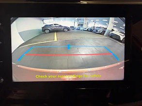 https://vehicle.imgix.net/4297581/d21c9204-b865-47c2-9e36-68386c540489.jpeg